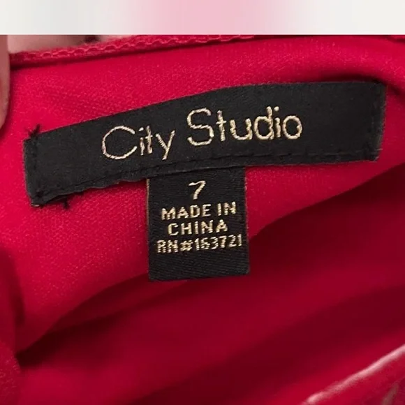 City Studio Lace red mini dress Juniors Size 7, cap sleeves, Skater Style Party - Picture 4 of 4